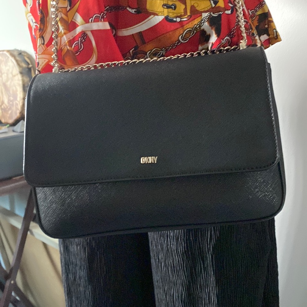 DKNY leather shoulder back with chain